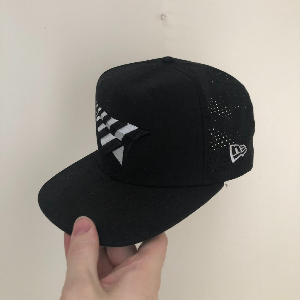 ON THE RUN II NEW ERA Snap Back mesh panel hat
